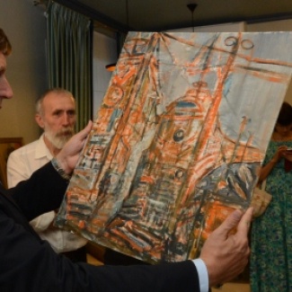 Выставка картин выпускников тверской «Венециановки» прошла «на стульях» областного парламента