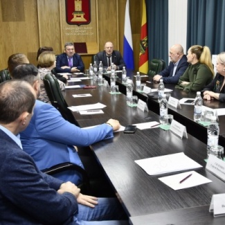 Сергей Голубев и Александр Клиновский встретились с  членами нового состава Общественной палаты Тверской области