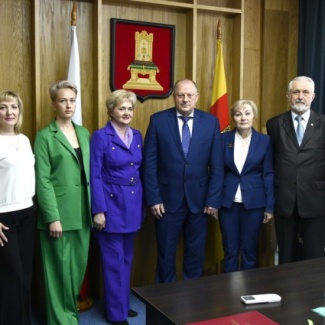 Сергей Голубев вручил награды Законодательного Собрания медицинским сестрам учреждений здравоохранения Верхневолжья