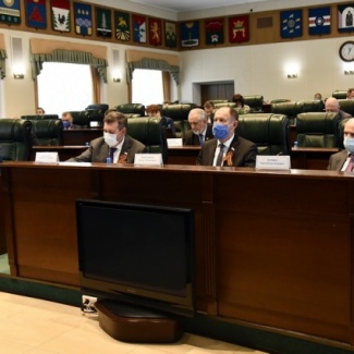 Областной парламент внес изменения в региональный бюджет