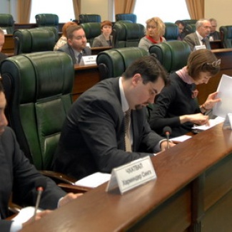 Комитеты готовятся к пленарному заседанию