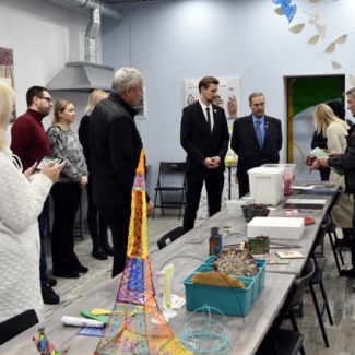 Депутаты Законодательного Собрания познакомились с работой завода по переработке пластика