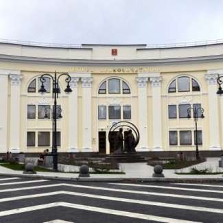 Депутаты регионального парламента посетили новое здание областного Дворца бракосочетания