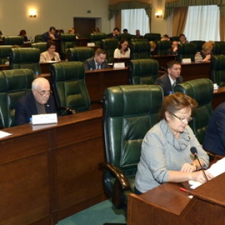 Бюджет области на 2017 год рекомендован к принятию в первом чтении