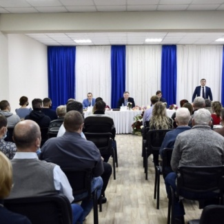 Депутаты Законодательного Собрания поздравили энергетиков с профессиональным праздником