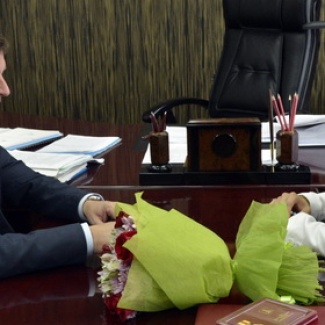 Андрей Епишин поздравил мастера спорта РФ по лыжным гонкам Наталью Непряеву с днем рождения