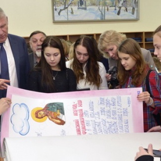 Депутаты областного парламента встретились с авторами рукописной книги Тверского края