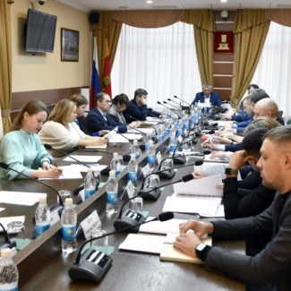 Состоялось заседание комитета по транспорту и жилищно-коммунальному комплексу