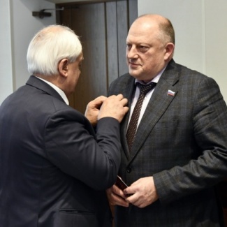 Сергей Голубев награжден знаком Законодательного Собрания «За вклад в развитие законодательства Тверской области»