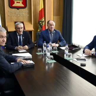 Вопрос о повышении роли системы среднего профессионального образования в кадровом обеспечении отраслей производства обсуждался на «правительственном часе» в Государственной Думе