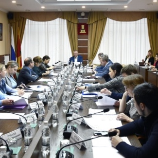 Комитет по транспорту и ЖКК рассмотрел вопрос об областном бюджете