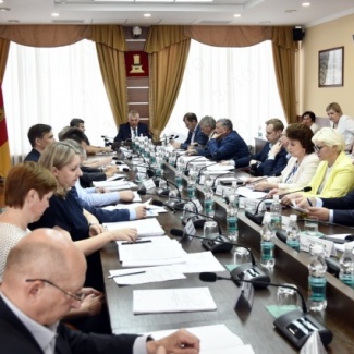 Станислав Петрушенко провёл заседание комитета по транспорту и жилищно-коммунальному комплексу