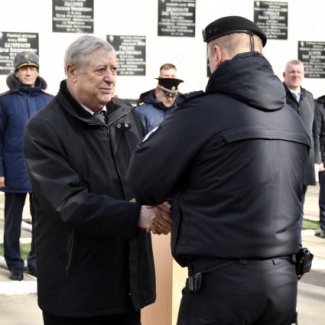 Депутаты Законодательного Собрания Тверской области поздравили сотрудников отряда особого назначения «БАРС»