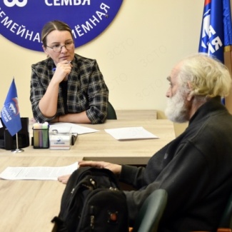 Депутаты Законодательного Собрания провели приёмы граждан