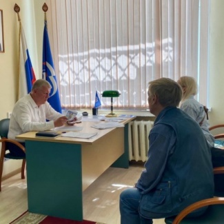 Депутатский приём провёл Станислав Петрушенко