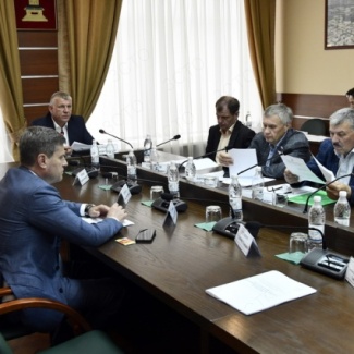 Состоялось заседание комитета по транспорту и жилищно-коммунальному комплексу