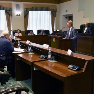 На заседании комитета по бюджету и налогам рассмотрели законопроект о внесении изменений в областной бюджет