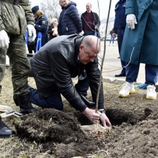 В Твери у академии ВКО заложена дубовая аллея