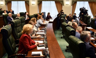 Бюджет ТФОМС на ближайшие три года принят областным парламентом в первом чтении