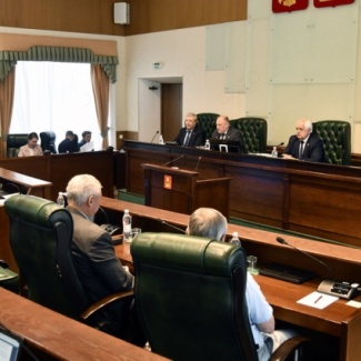 Законодательное Собрание приняло закон о внесении изменений в областной бюджет