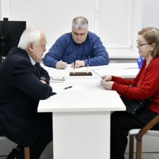 Состоялись очередные приёмы граждан депутатами Законодательного Собрания