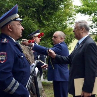 Благодарность тем, чья служба и опасна, и трудна
