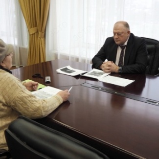 Сергей Голубев обсудил с председателем тверского регионального поисково-исследовательского объединения «Память поколений» Натальей Назаровой вопросы развития поискового движения в регионе