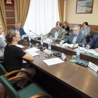 Состоялось заседание комитета по транспорту и жилищно-коммунальному комплексу
