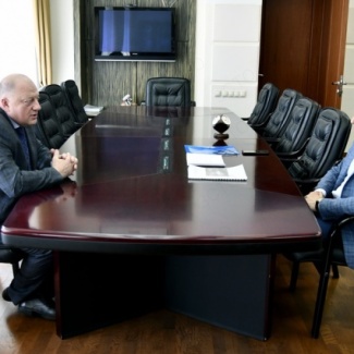 Сергей Голубев провел рабочую встречу с директором Тверского ТЮЗа Александром Бахаревым