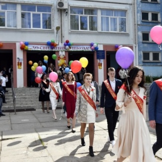 В школах Тверской области прошли «Последние звонки»