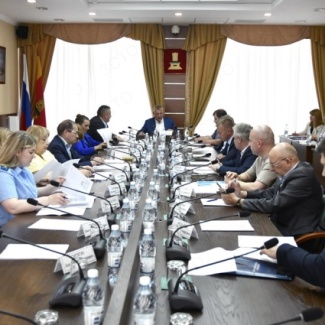 Состоялось заседание постоянного комитета по транспорту и жилищно-коммунальному комплексу