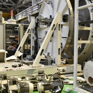 Высокотехнологичные заказы для Китая и пешеходный мост для Ржева