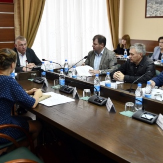 Состоялось заседание комитета по транспорту и жилищно-коммунальному комплексу