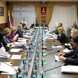 Комитет рекомендует принять новый закон о местном референдуме и изменить границы судебных участков